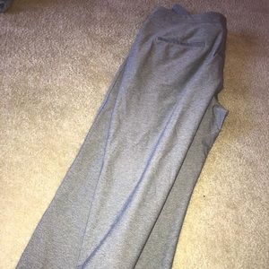 Lu Lu lemon Jogging pants. Stretchy material